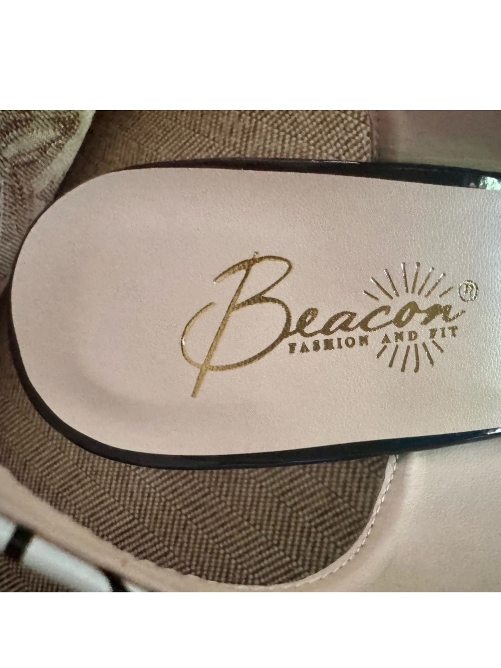 🎬BEACON🎬 PATENT LEATHER GEO PRINT POINTED 3” HEEL SLINGBACK PUMPS - Picture 8 of 12